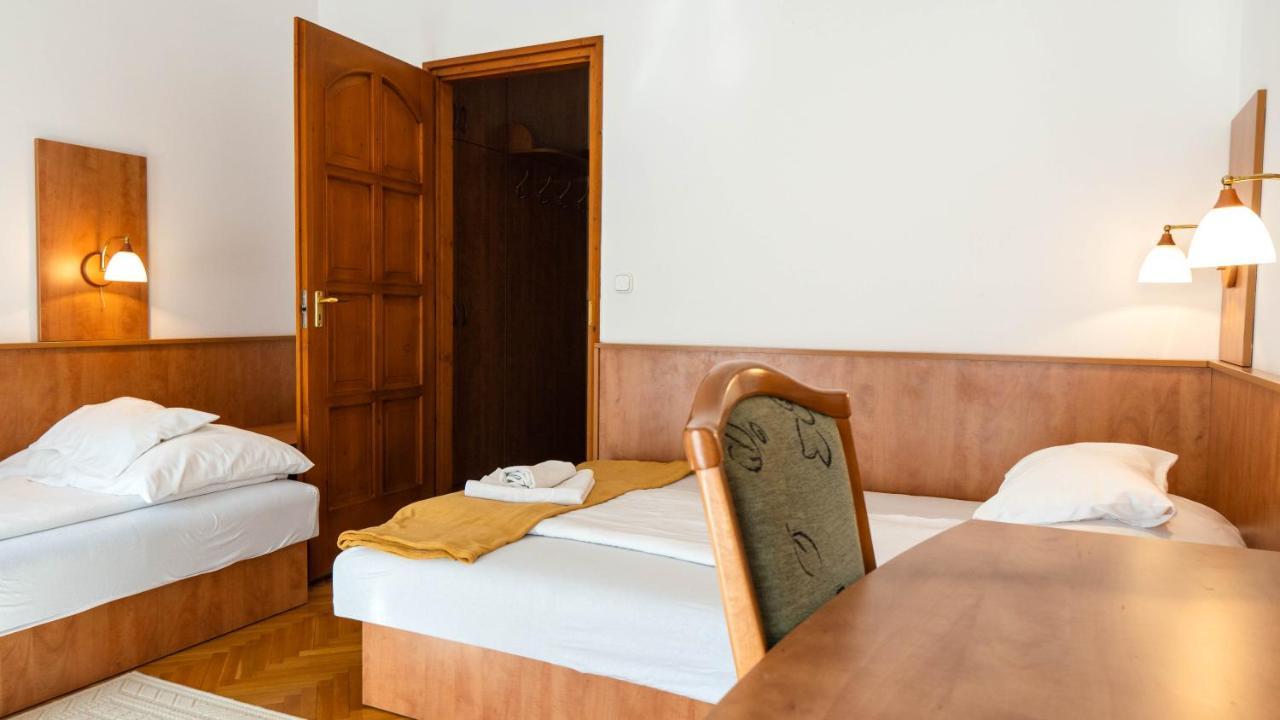 Hidegpataki Fakapu Vadaszhaz Abaújszántó Buitenkant foto