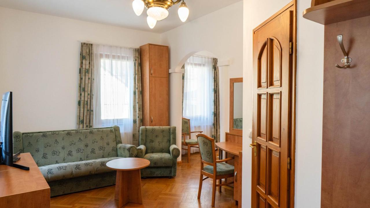 Hidegpataki Fakapu Vadaszhaz Abaújszántó Buitenkant foto