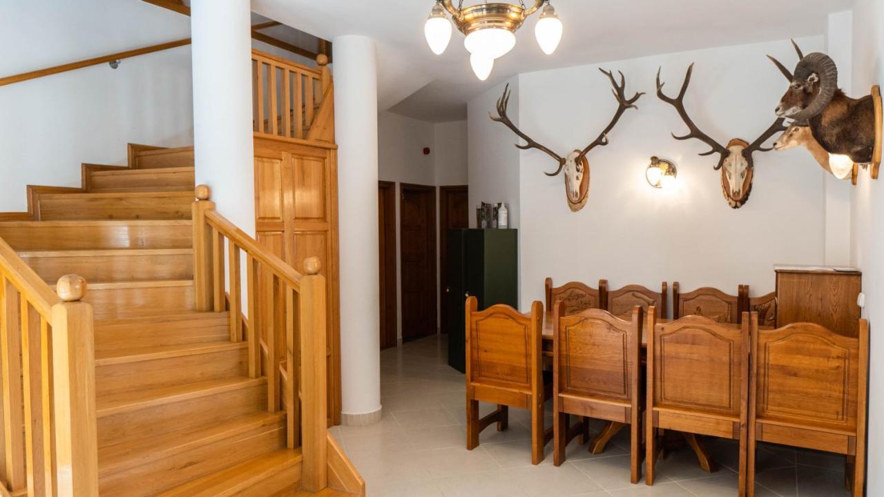 Hidegpataki Fakapu Vadaszhaz Abaújszántó Buitenkant foto